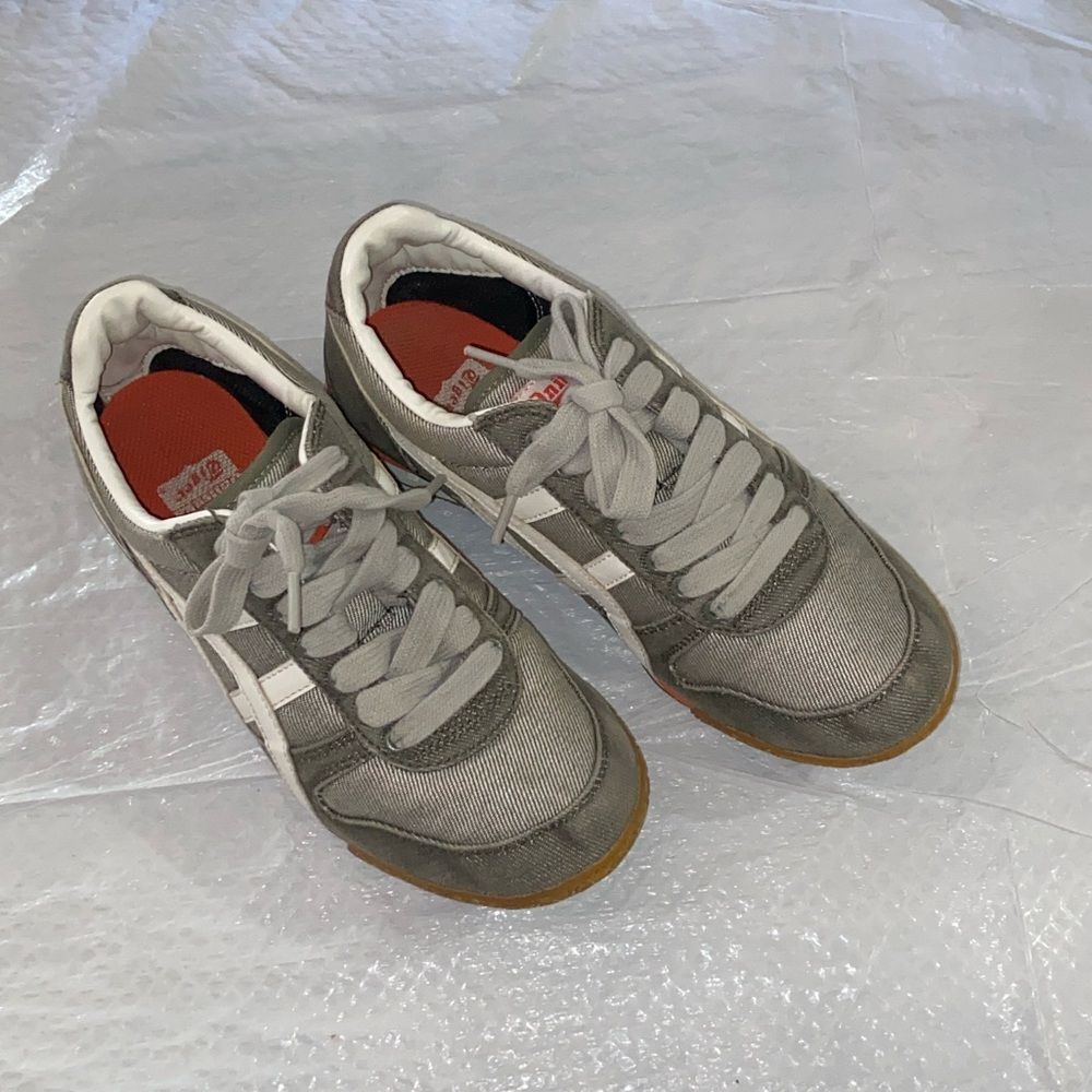 Onitsuka Tiger by Asics Men's Gray Sneakers with White Stripes